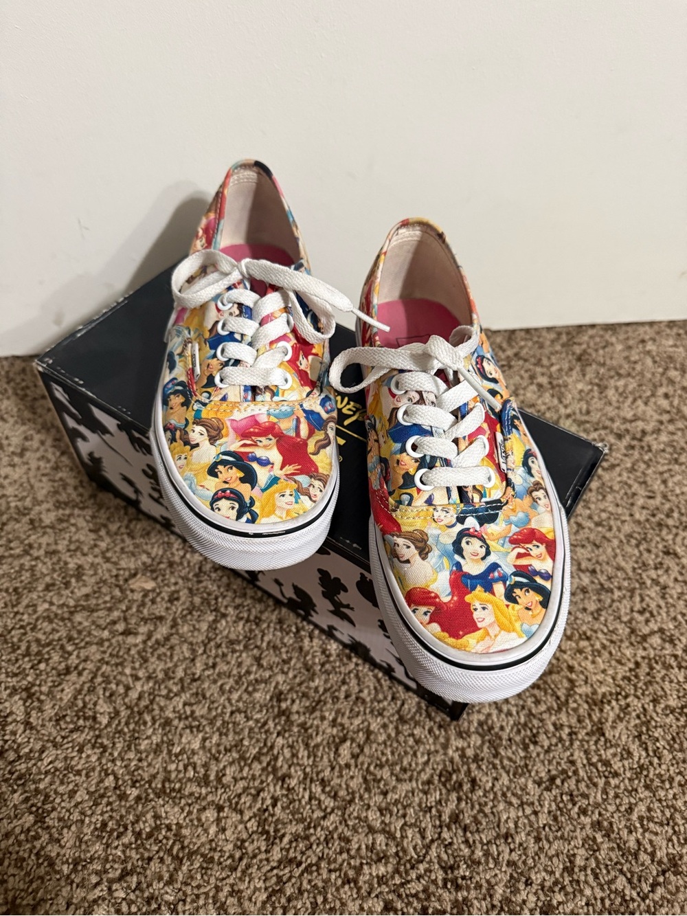 Disney Princess Vans Women’s 7 Canvas Lace-Up Sneaker